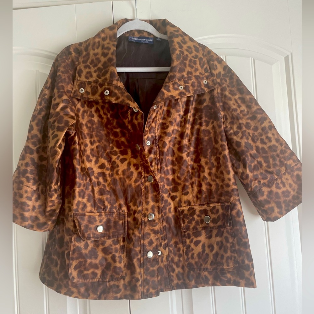 SUSAN GRAVER Light Leopard Jacket Size Medium